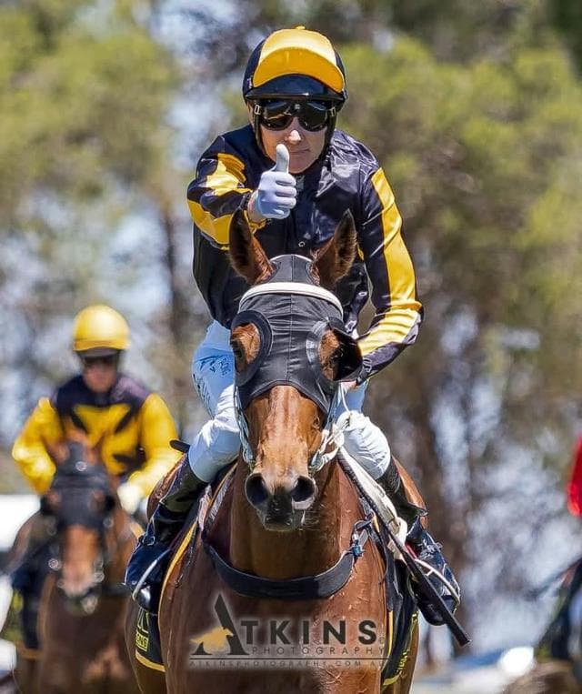 Roxy Dances Up A Storm at Balak