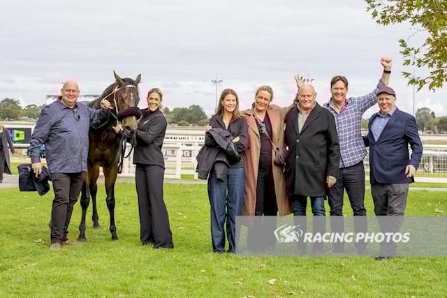 Boyd Salutes At Swan Hill